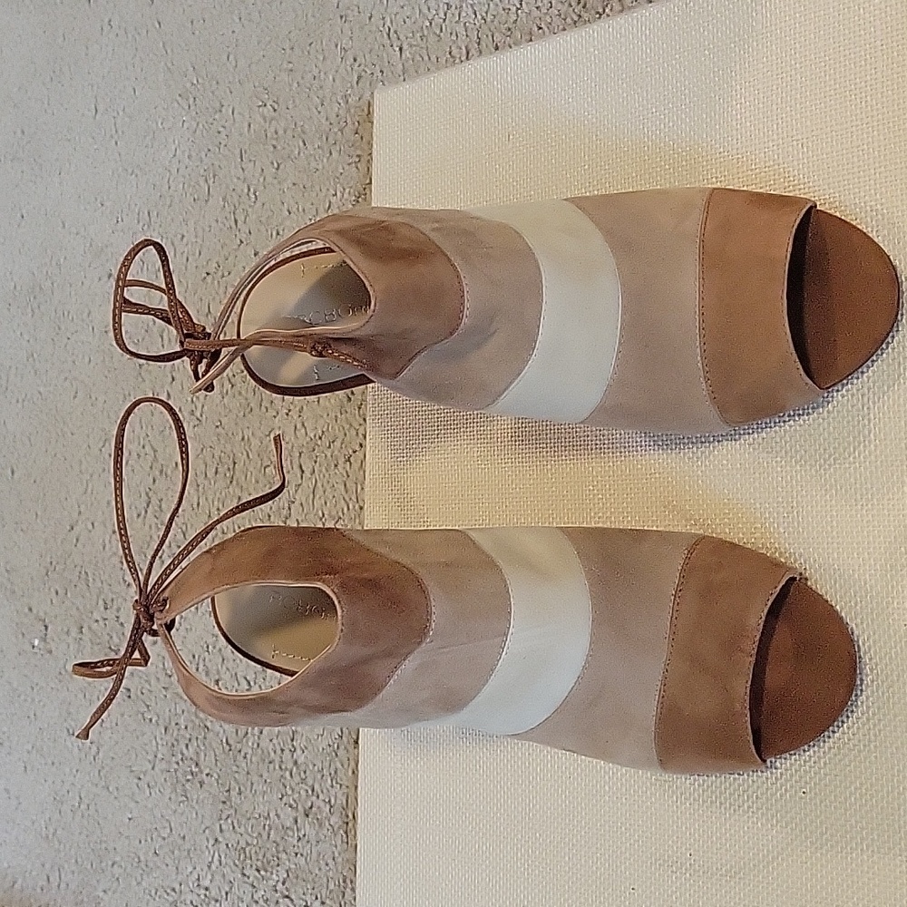 BCB Generation women's size 9.5 heels